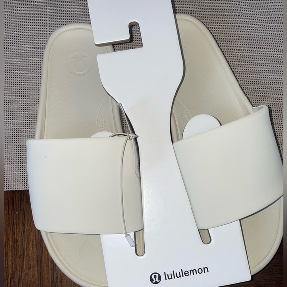 lululemon athletica Shoes - Lululemon Restfeel Slide Women’s Size 9 Cream White Comfort Sandals  New